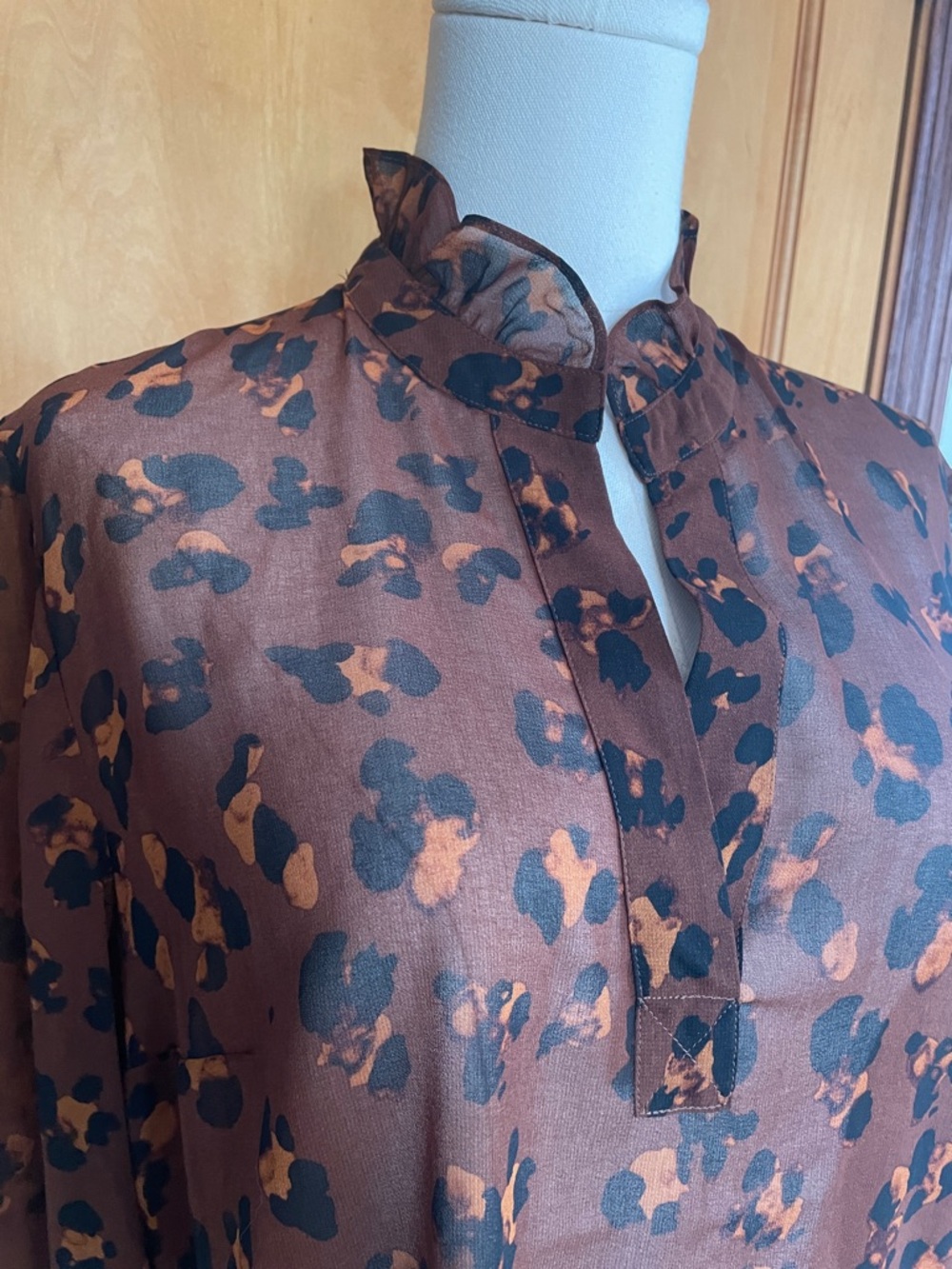Cabi Gorgeous Semi Sheer Brown Animal Print Ruffle Neck Blouse Small - Picture 9 of 15
